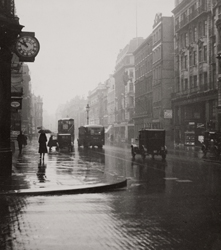 E.O. HOPPE - Piccadilly in the Rain, London, 1925, photograph, vintage, England, black and white