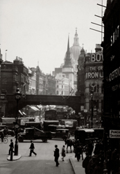 E.O. HOPPE - Fleet Street and St. Paul's, London, 1925, photography, vintage, England, black and white