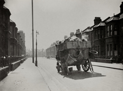 E.O. HOPPE - Dust Cart, London, 1934, photography, vintage, England, black and white, street