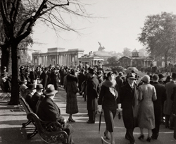 E.O. HOPPE - 'Rotton Row', Hyde Park, London, 1934, photography, vintage, England, black and white