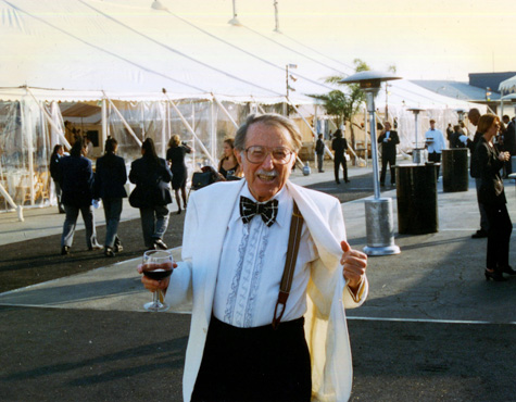 Julius Shulman at Bergamot Station, 1996