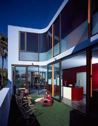 JULIUS SHULMAN, JUERGEN NOGAI - Julius Shulman with the Irani Residence, Venice, CA, 2004