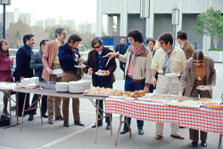 JULIAN WASSER - Frank Gehry, Ed Ruscha, Ken Price, Larry Bell, Billy Al Bengston, and Babs Altoon at LACMA, 1968